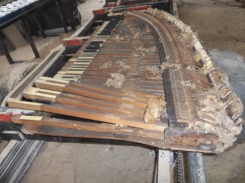 Piano keyboard Before Restoration> Guild & Church Square Grand Piano